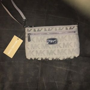 Michael kors wristlet